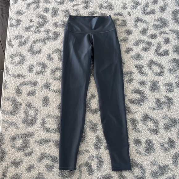 like NEW ALO Yoga airlift Charcoal Leggings Sz XS - Picture 6 of 6
